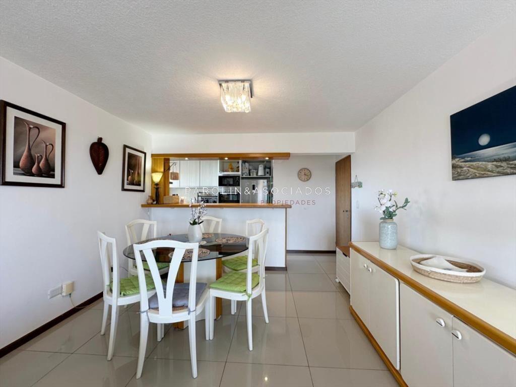 Apartamento en venta de 2 dormitorios en edificio Parquemar