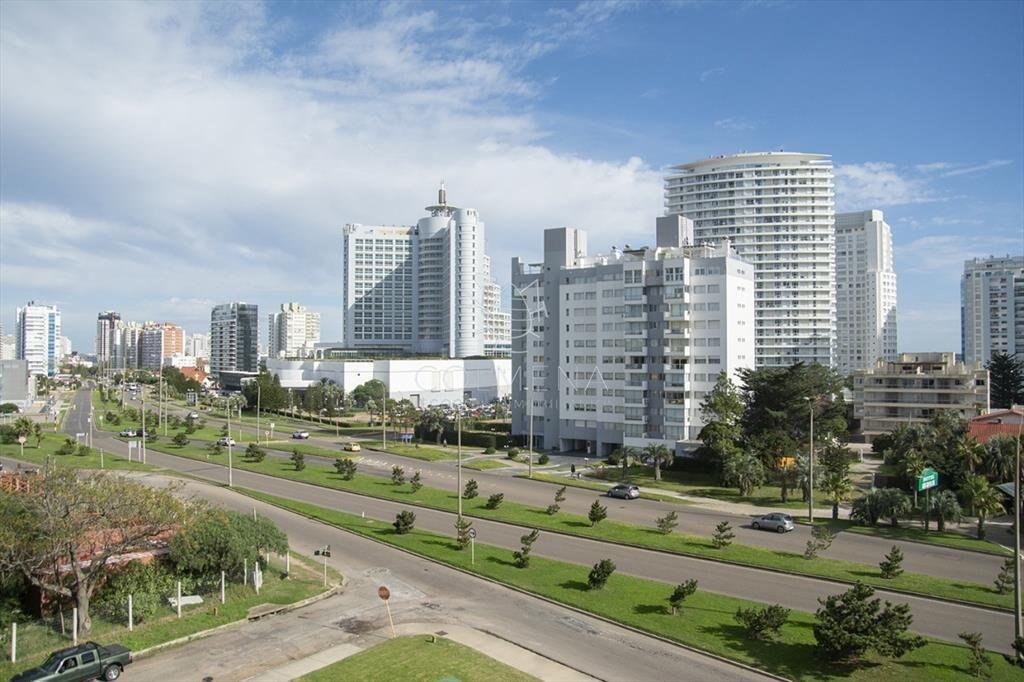 Alexander Boulevard.Departamento de 2 en venta
