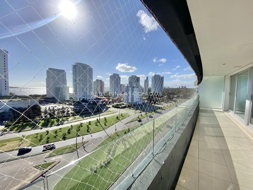 Venta de apartamento de 2 y medio en edificio Torre del Mar