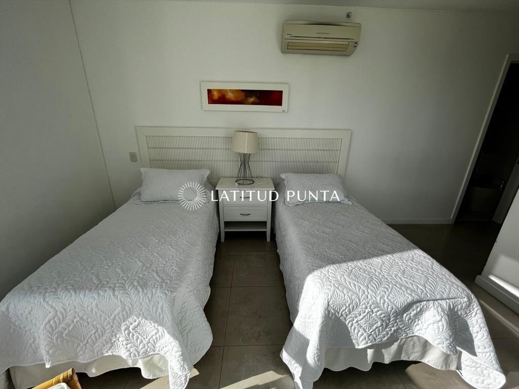 Apartamento en Le Parc, piso alto, 3 suites más