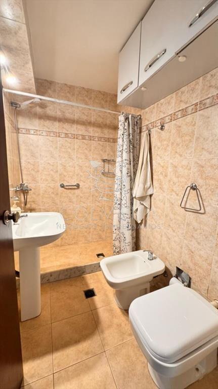 Apartamento en Alquiler en Peninsula a 1 cuadra y