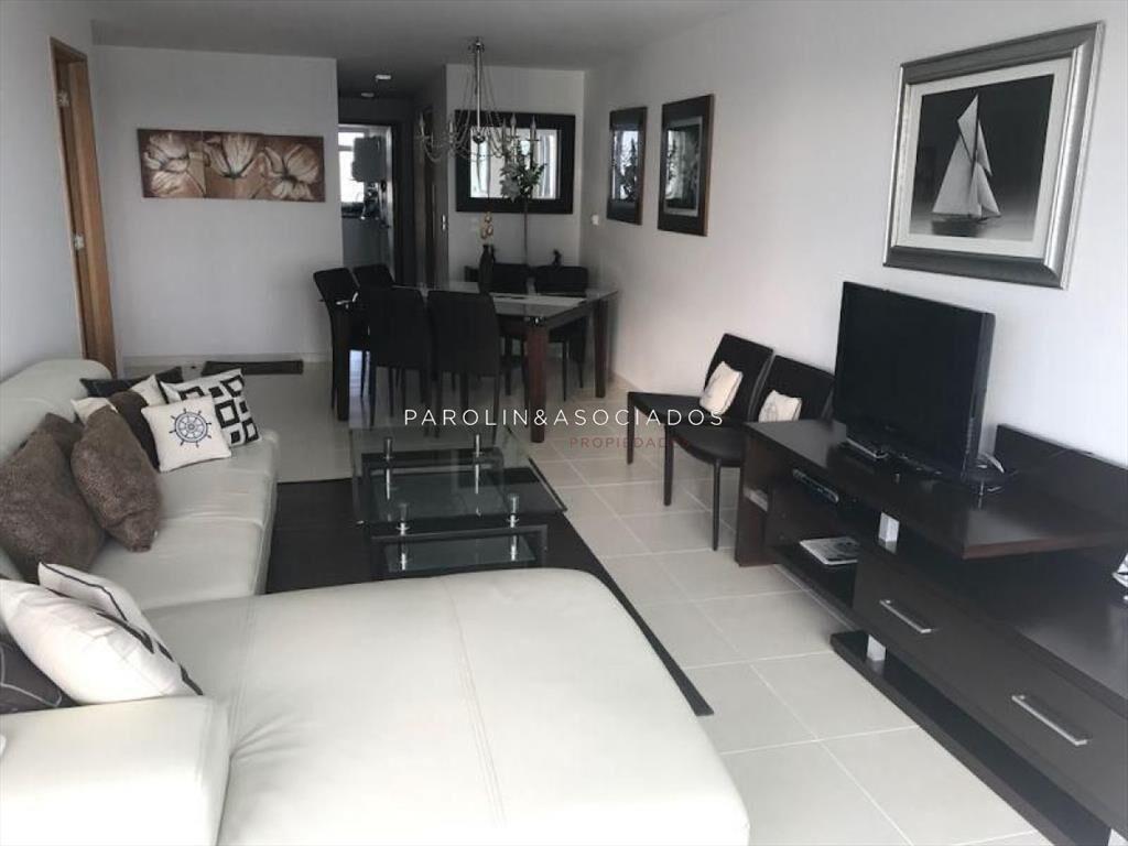 Apartamento en venta de 2 dormitorios en Season