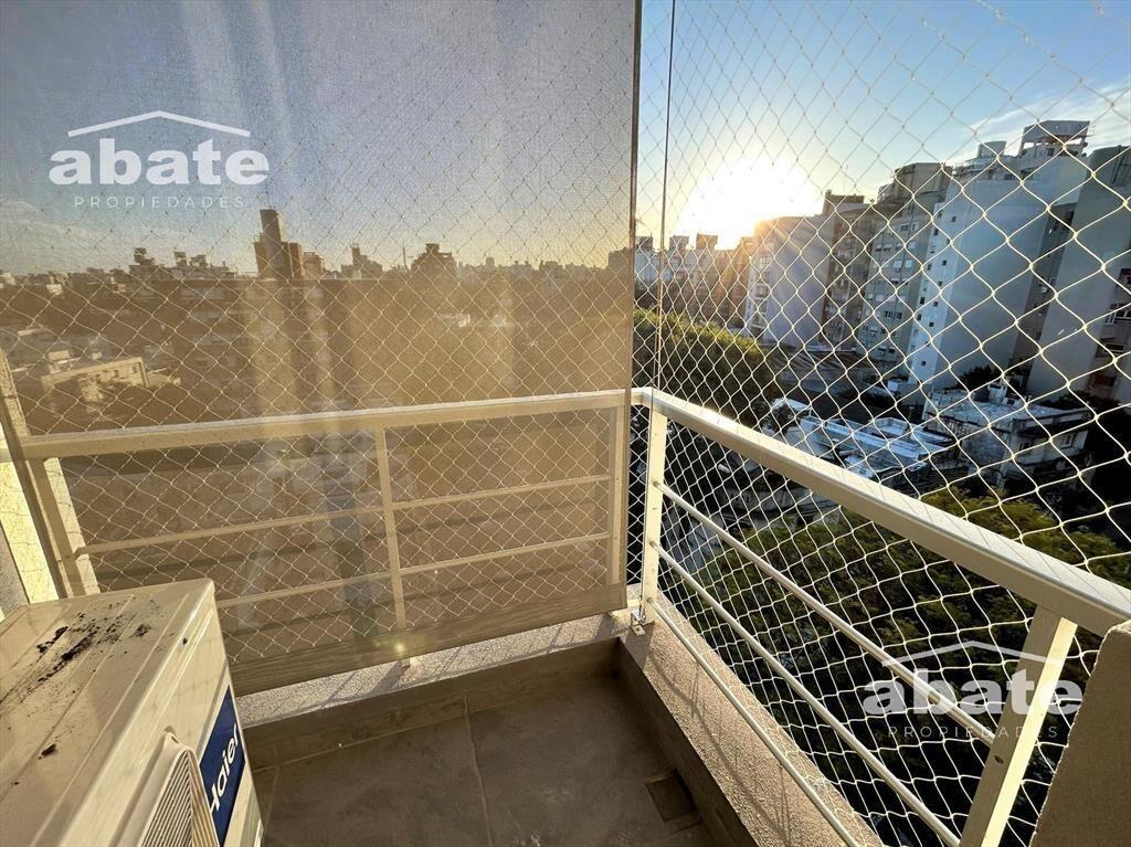 Alquiler Apto 1 dormitorio c/terraza. Divino, piso alto, lu