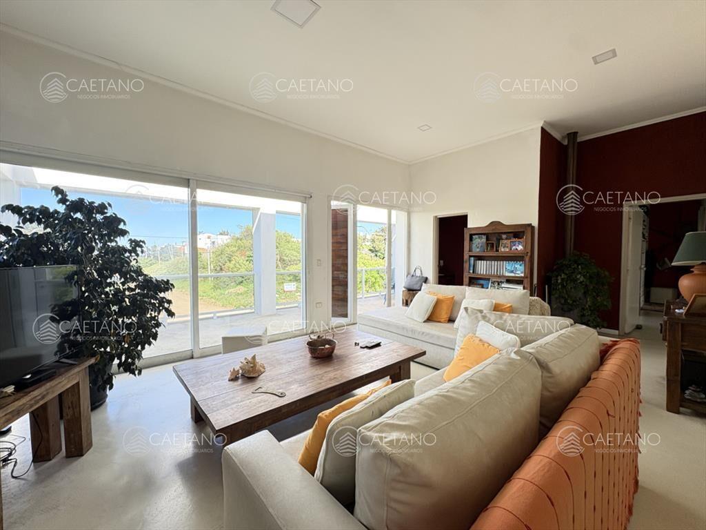 Moderna Casa a metros del MAR