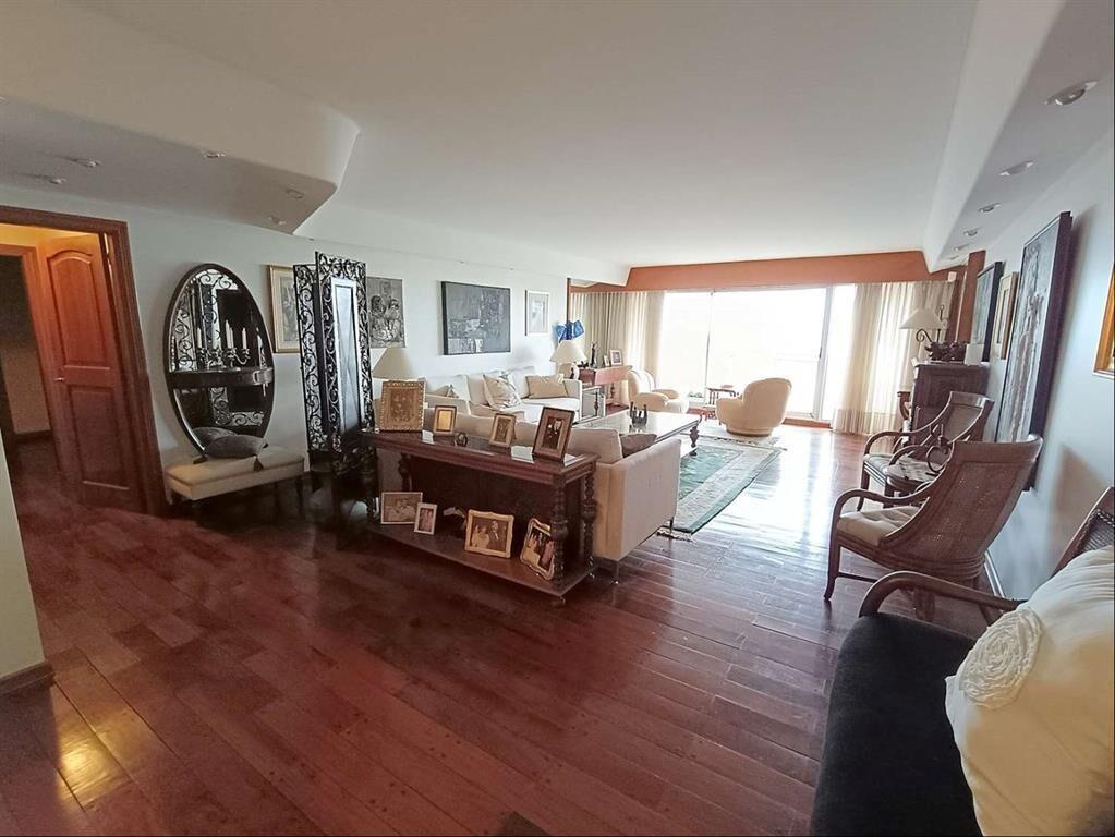 Alquiler Apartamento Punta Carretas 4 Dormitorios 5 Baños M