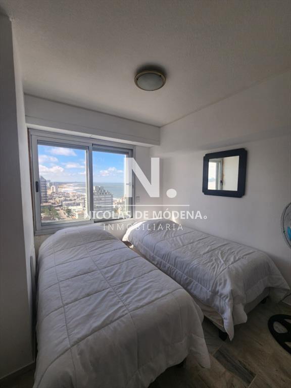 En venta apartamento de 2 dormitorios en Punta