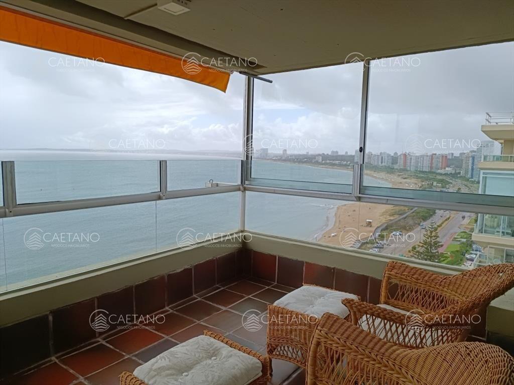 Venta Apartamento 3 Dormitorios y Dependencia,