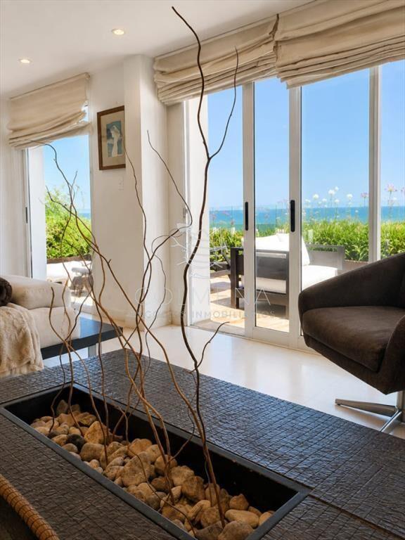 GRAN CASA EN VENTA, PRIMERA LÃ�NEA