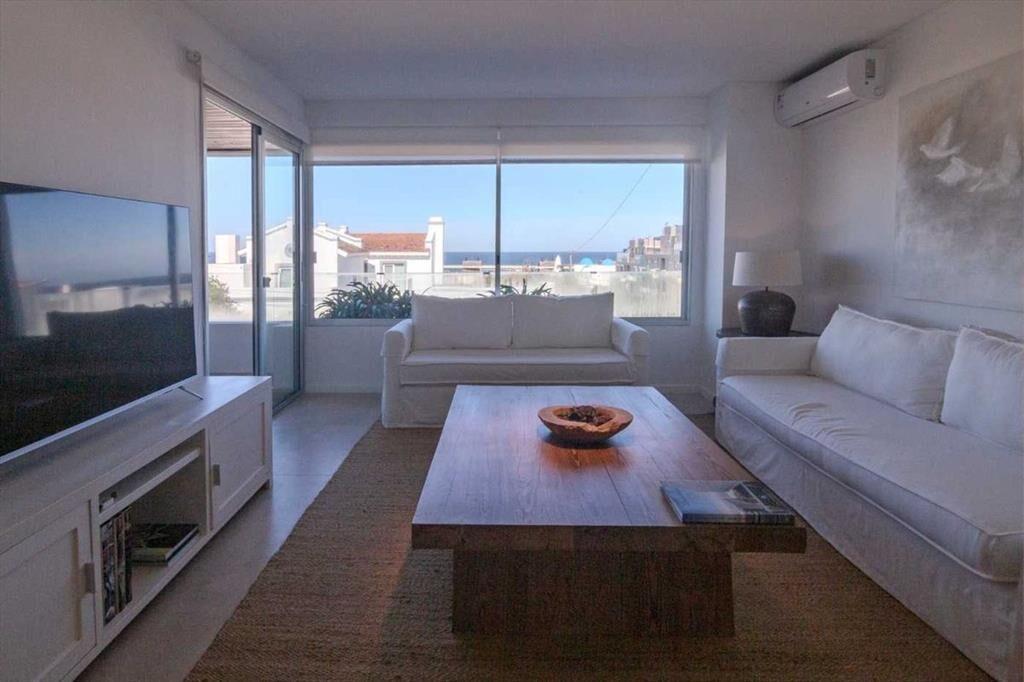 Alquiler 3 suites Pent house, mucama y piscina