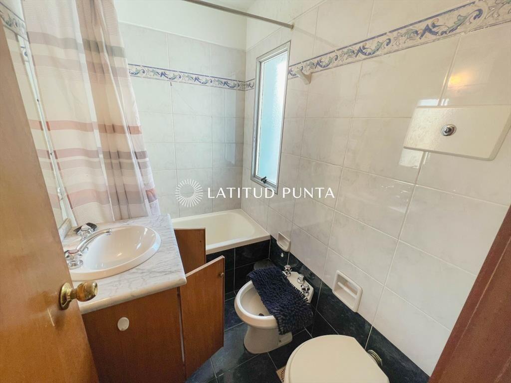 Apartamento con quincho frente al mar.