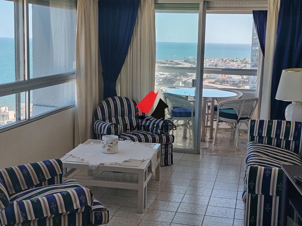 Excepcional unidad en venta. Piso alto y con las