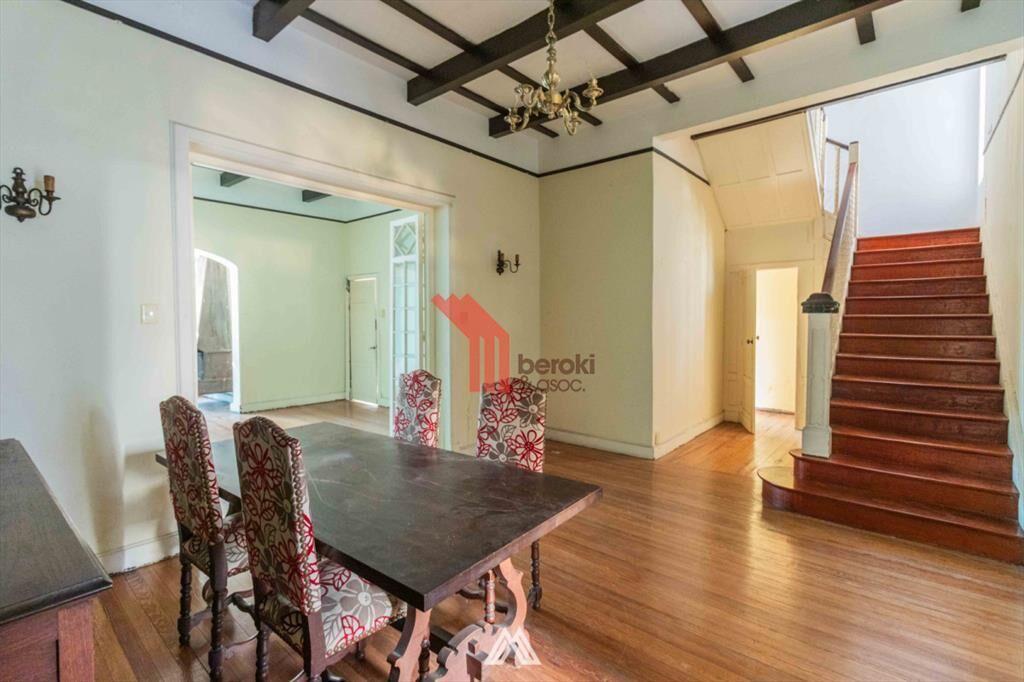 VENTA CASA DE 3 DORMITORIOS Y SERVICIO EN POCITOS