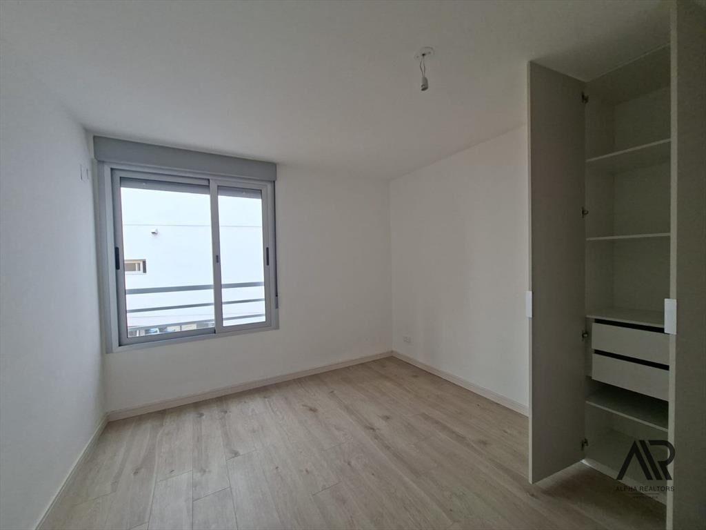 Venta Apartamento De 2 Dormitorios En Tres Cruces
