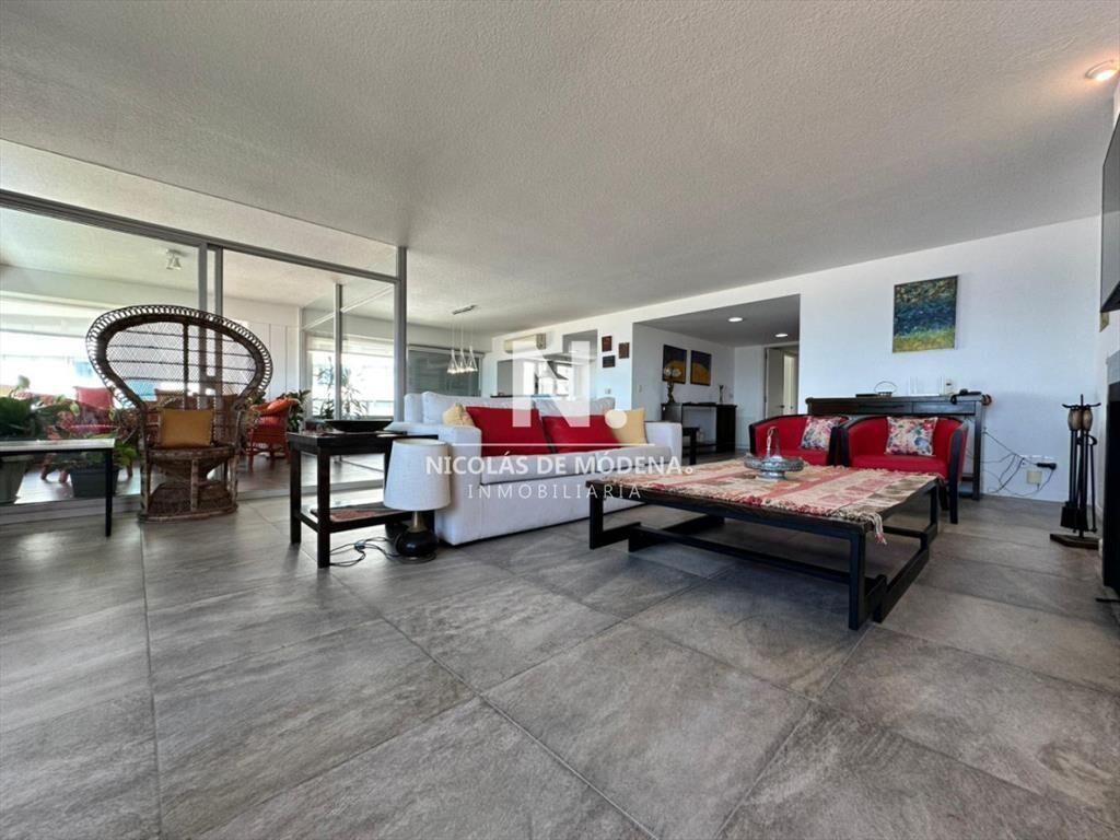 VENTA DE APARTAMENTO SOBRE PLAYA BRAVA