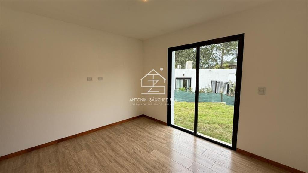 Venta casa tres dormitorios Punta del este barrio