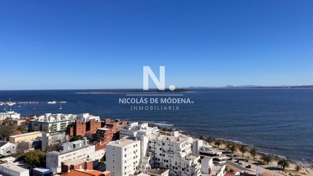 Apartamento de 3 dormitorios en Torre Gattas , ,