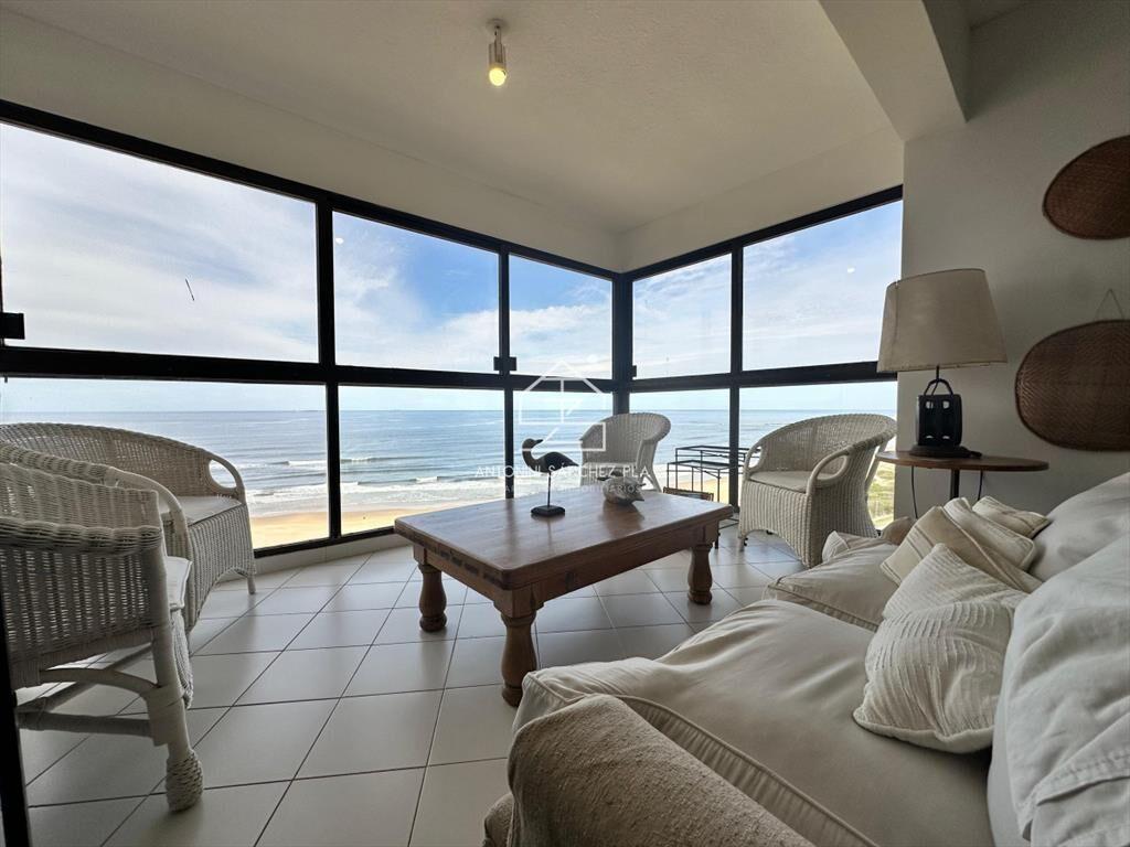 Apartamento en venta frente al mar