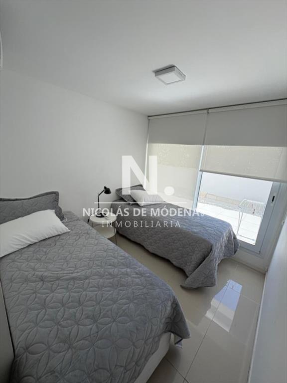 Hermoso apartamento de 3 dormitorios ubicado en primera lin