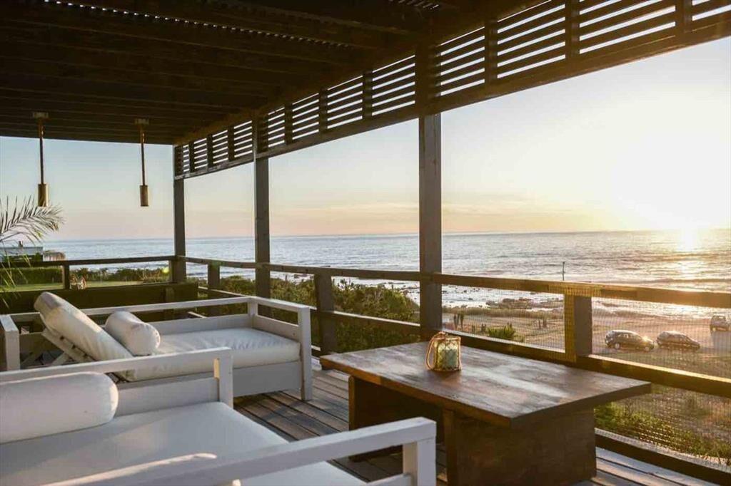 CASA EN ALQUILER FRENTE AL MAR EN JOSE IGNACIO