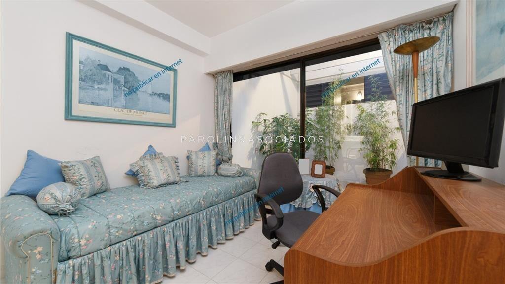 Apartamento en venta de 4 dormitorios en edificio