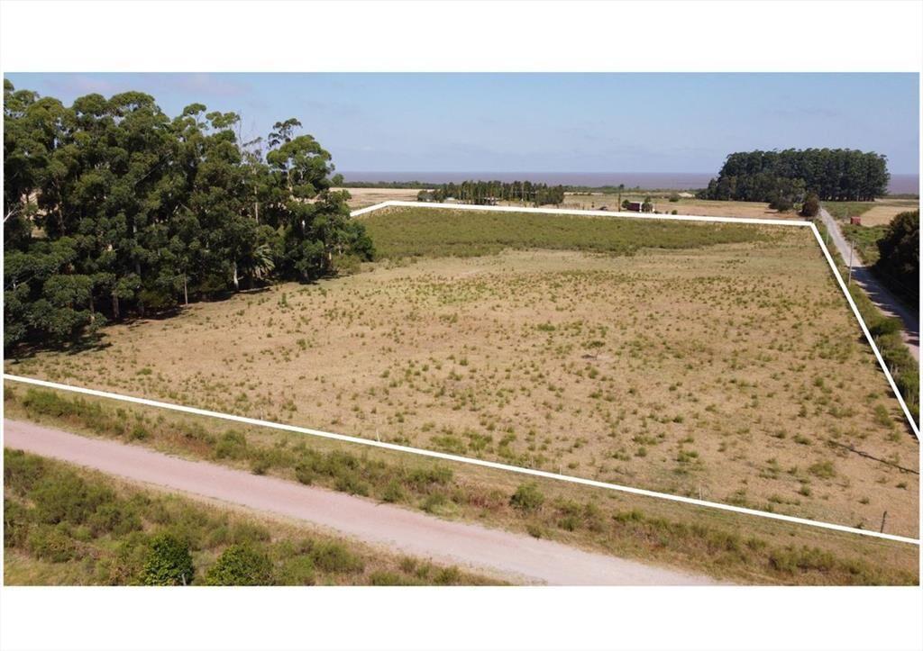Terreno en VENTA, playa Matamora excelente esquina