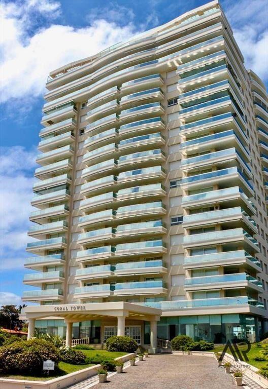 Venta apartamento 3 dormitorios en Coral Tower  .
