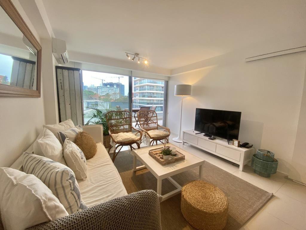 VENTA APARTAMENTO DE 3 DORMITORIOS EN EDIFICIO