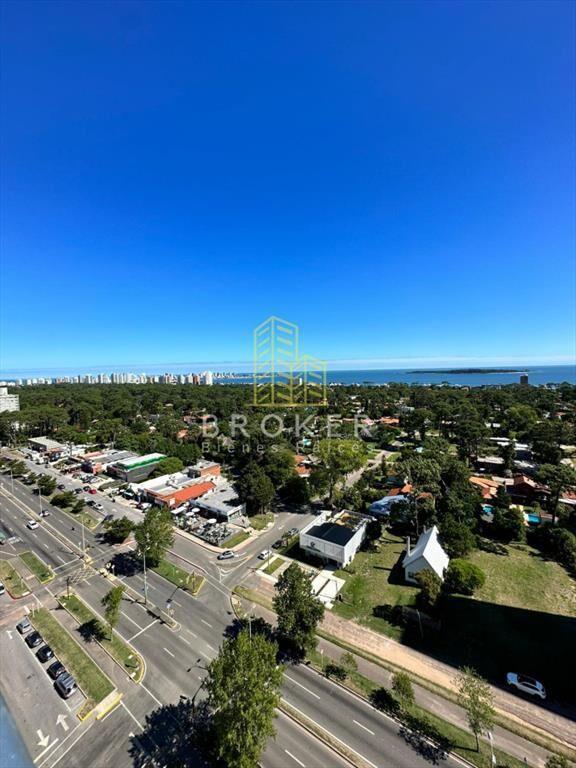 Venta de apartamento de dos dormitorios en