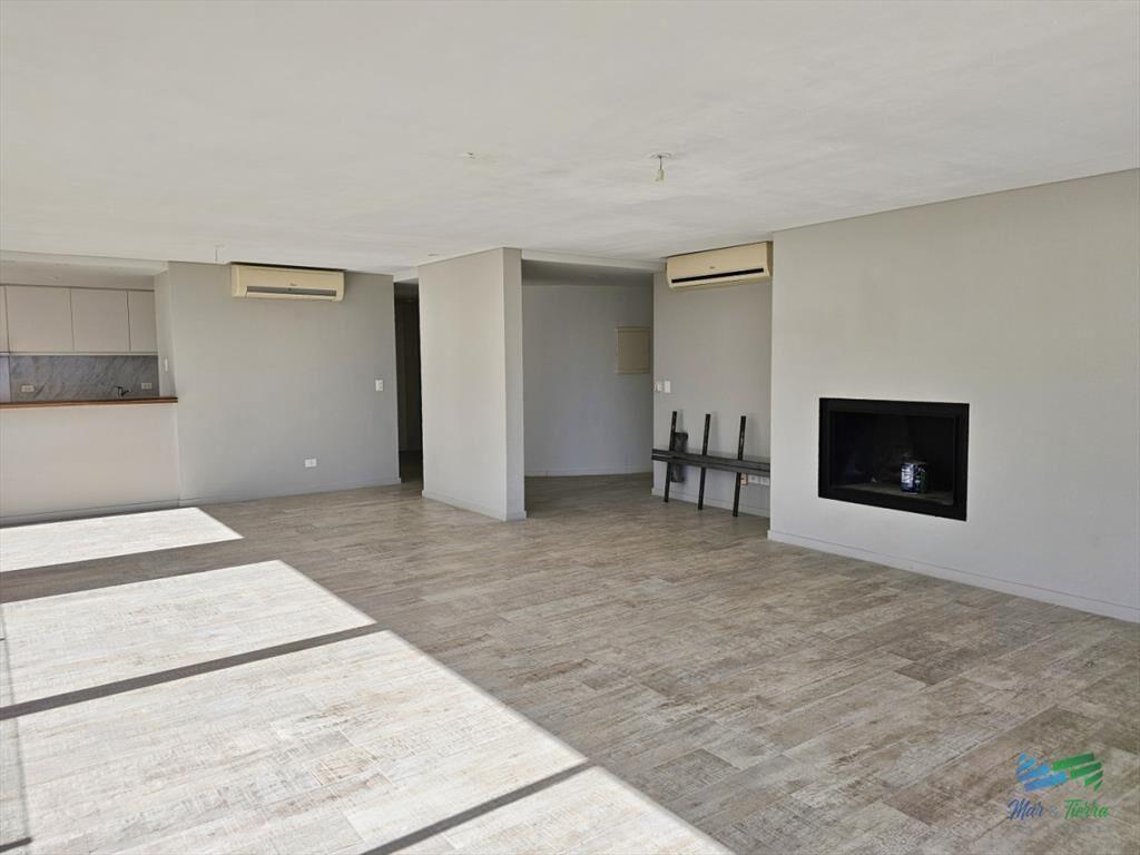 Alquiler anual apartamento penthouse frente al mar 3 dormit