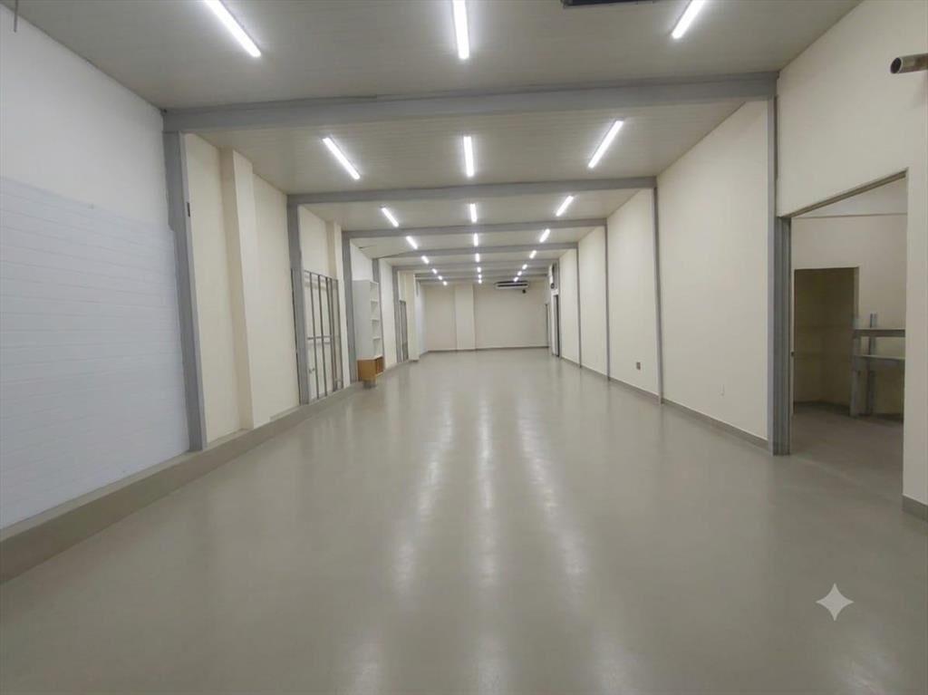 Venta Local Deposito en Brazo Oriental Ingreso Camiones Cám