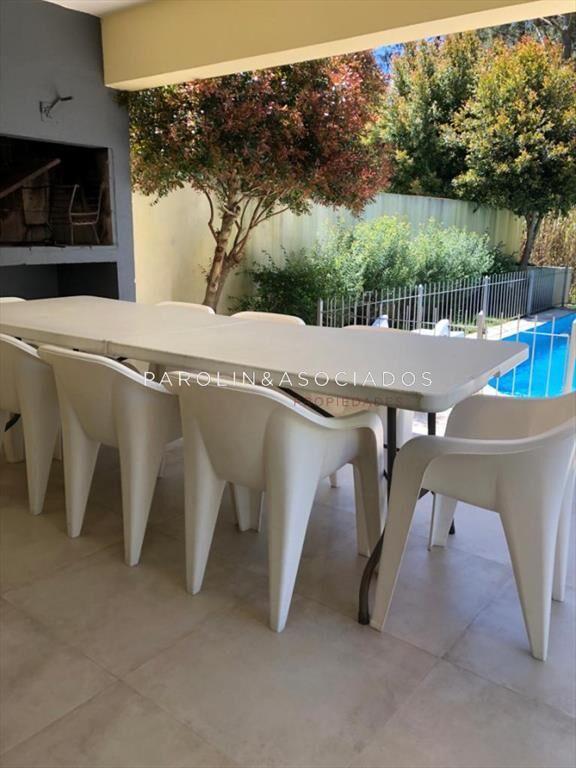 Venta de casa de 4 dormitorios en complejo Punta