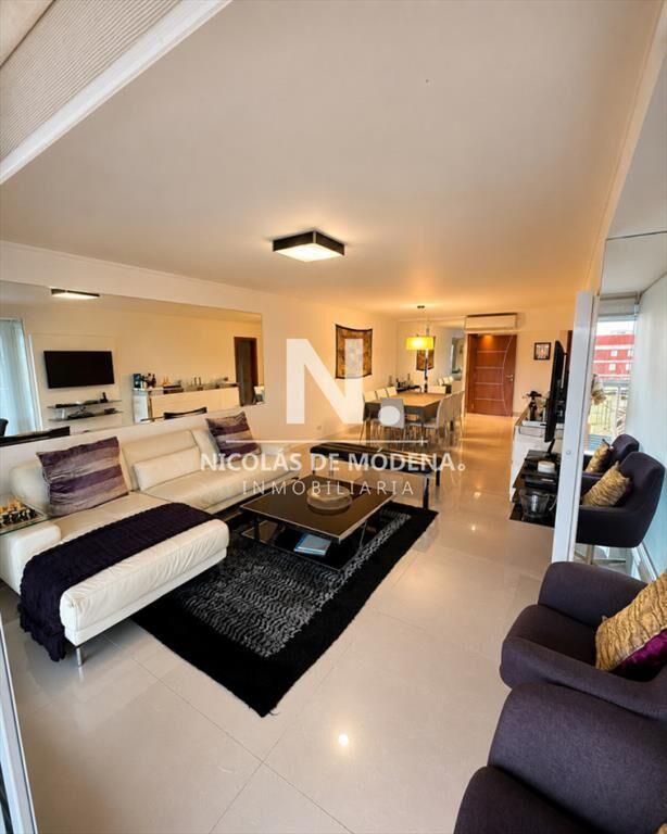 En venta apartamento de 3 dormitorios en suite en
