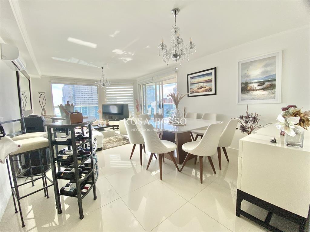 Alquiler, Apartamento, 3 dormitorios, Punta del