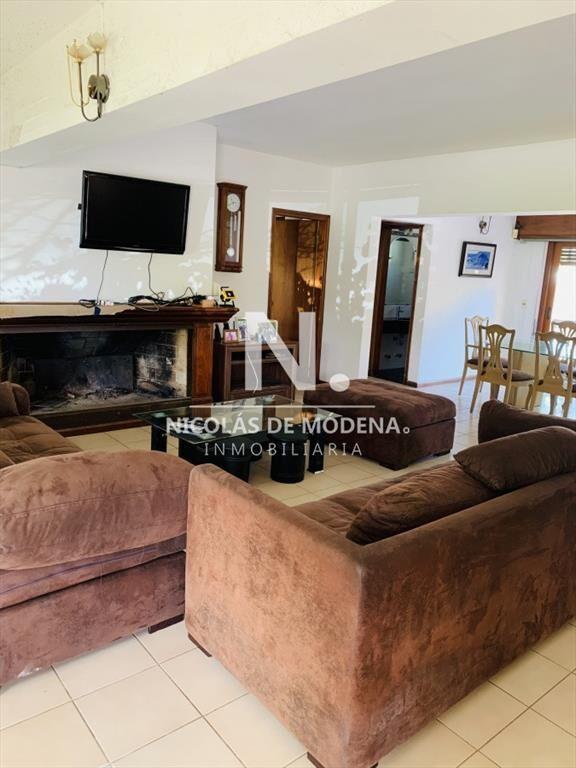 Casa en venta en zona residencial.