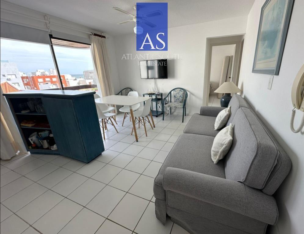 Apartamento de 1 dormitorio con vista al mar en