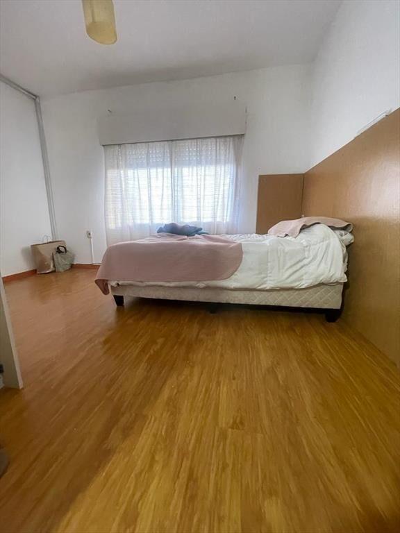 Apartamento , primer piso por escalera, 2 dormitorios y coc