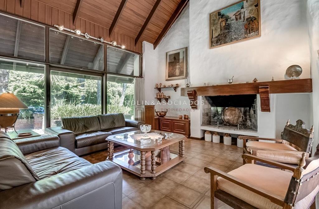 Venta de Casa en playa Mansa de 4 dormitorios