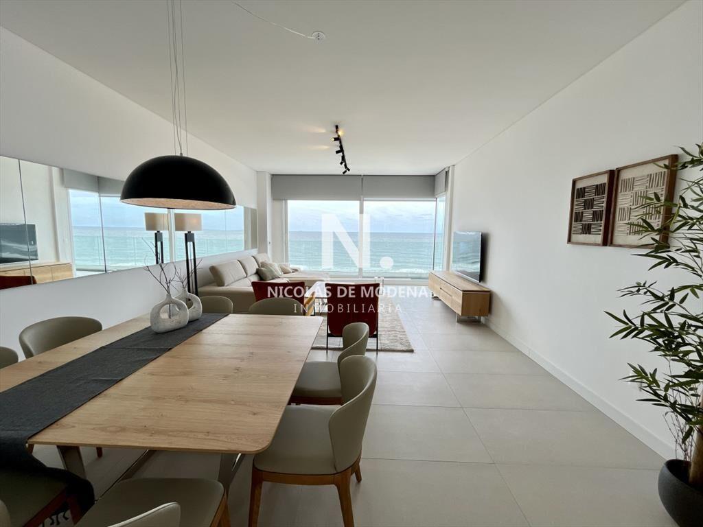 Venta Apartamento 3 dormitorios + servicio Punta