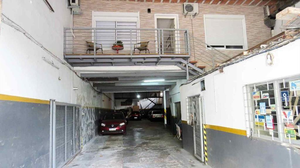 Alquiler depósito en La Blanqueada sobre avenida
