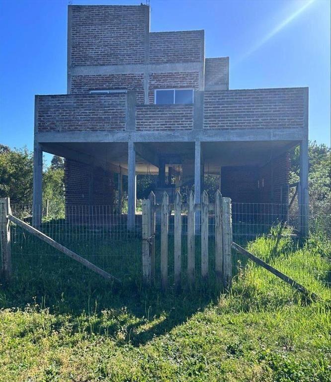 Terreno con construcción sin terminar en Santa Monica