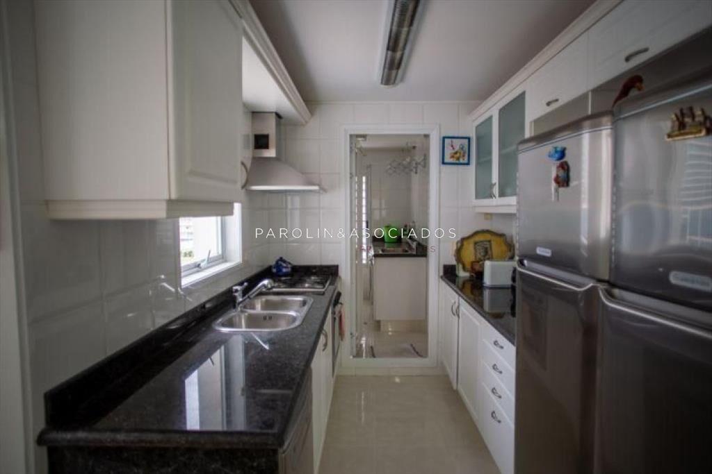 Apartamento de 3 dormitorios en venta en Tower,