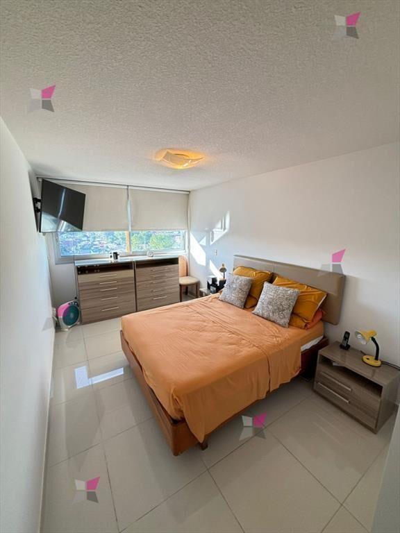 Apartamento de 2 dormitorios en Av. Roosevelt, ,