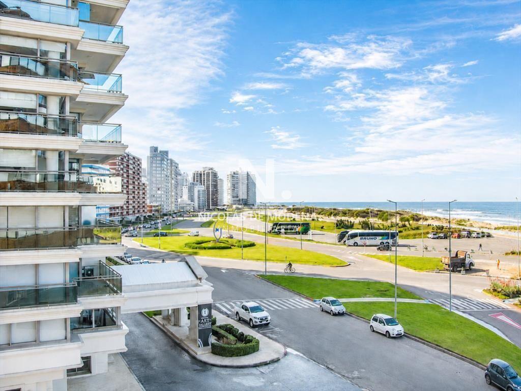 Apartamento de 3 dormitorios en Playa brava