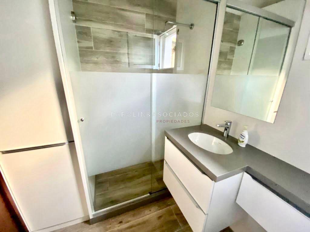 Casa en La Barra a 250 metros del puente