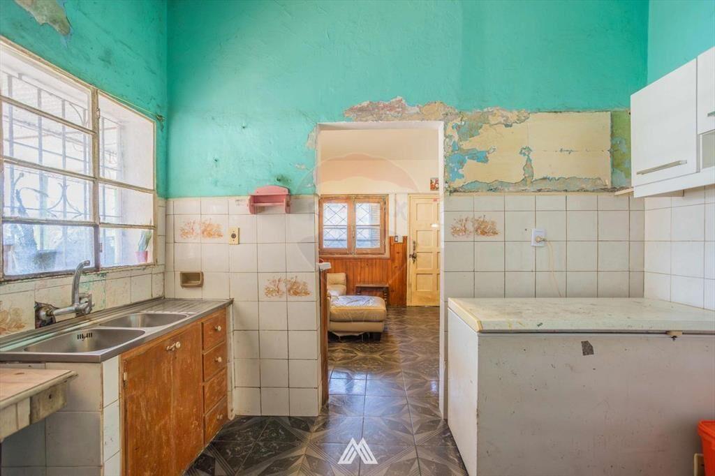 CASA EN LEZICA , GRAN POTENCIAL