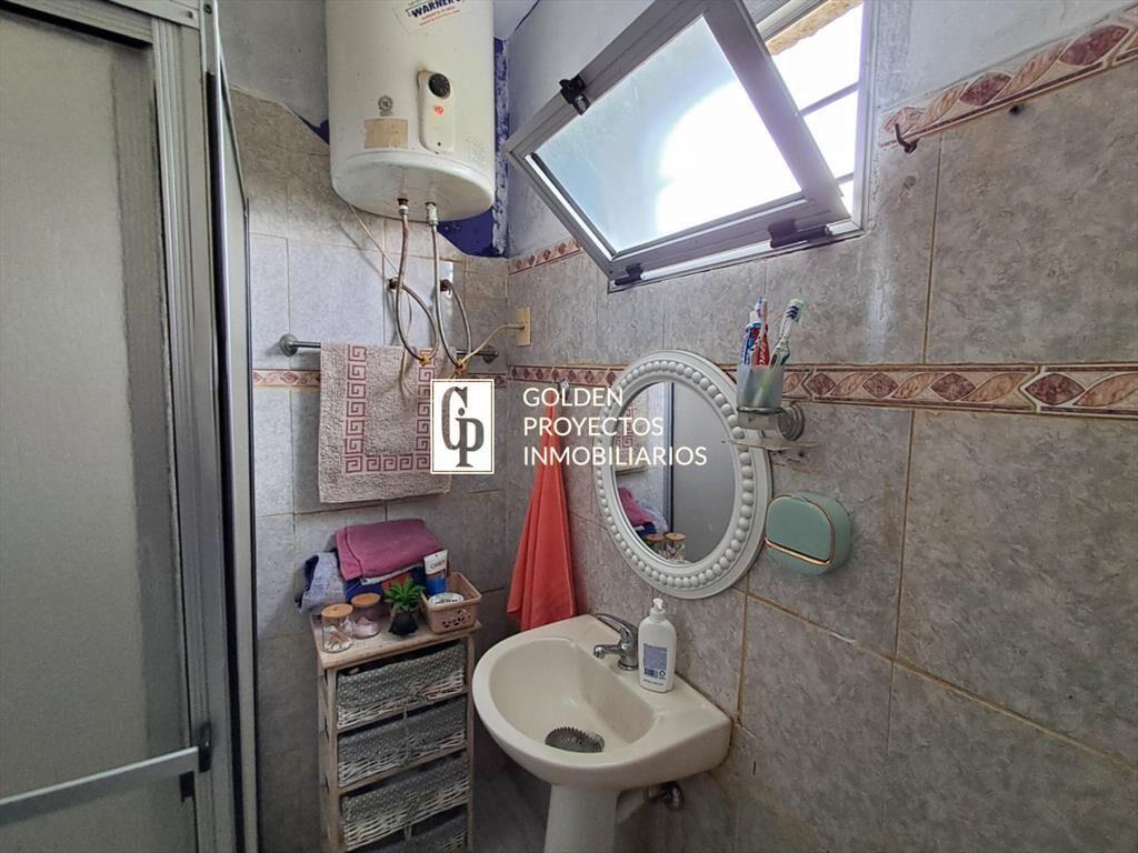 Casa en Venta Dos Dormitorios con Terreno y Cochera en Vill