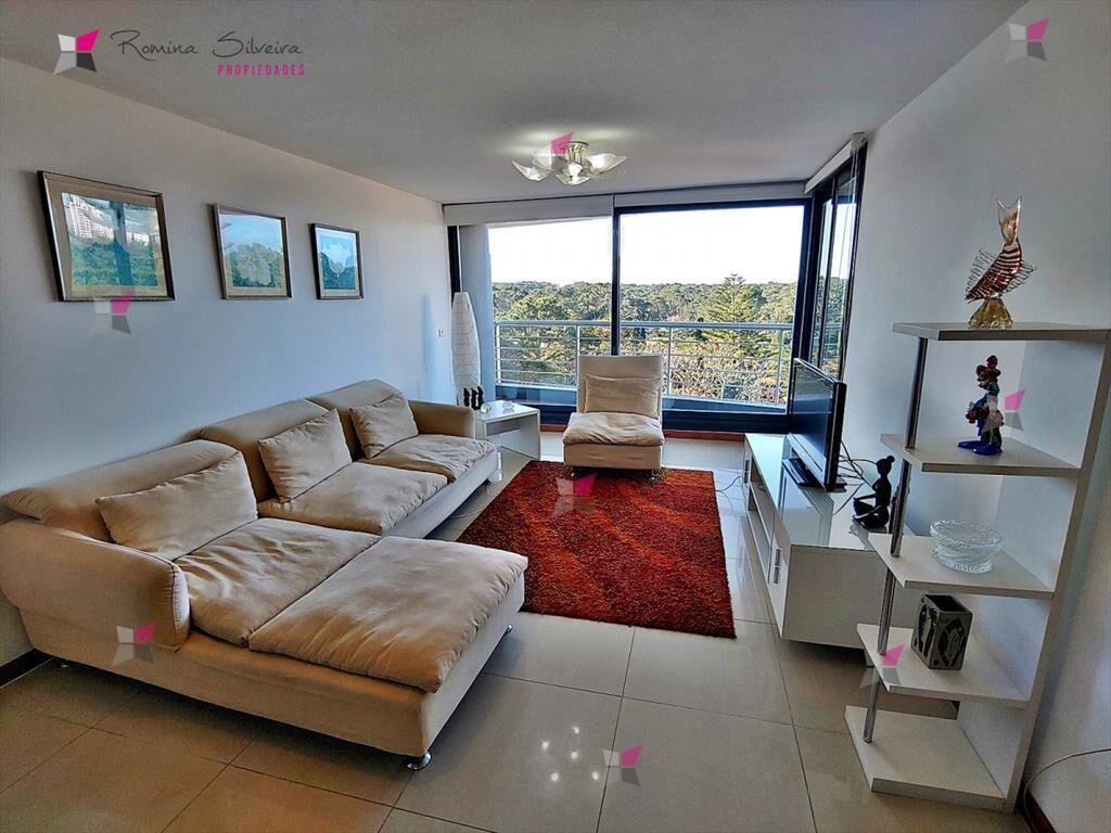 VENTA DE APARTAMENTO DE 2 DORMITORIOS EN TORRE TRESSENTA PU