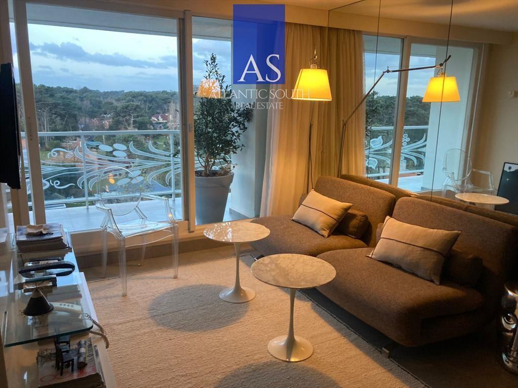 Apartamento en torre reconocida piso alto 2 y del