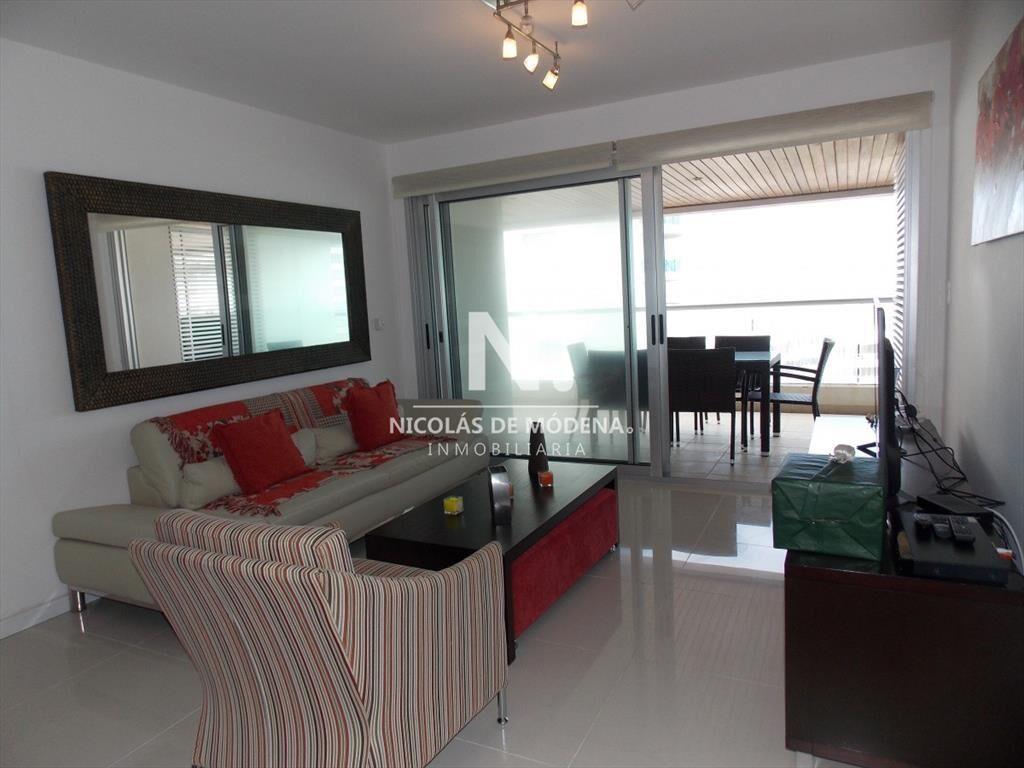Vende apartamento a metros del mar en Brava Punta