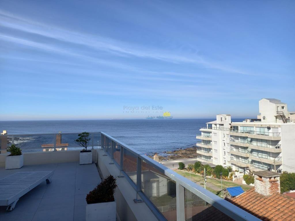 Departamento de 3 dormitorios con parrillero en
